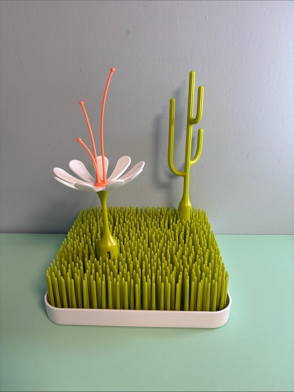 Boon Green Grass Countertop Baby Bottle Drying Rack with Accessories